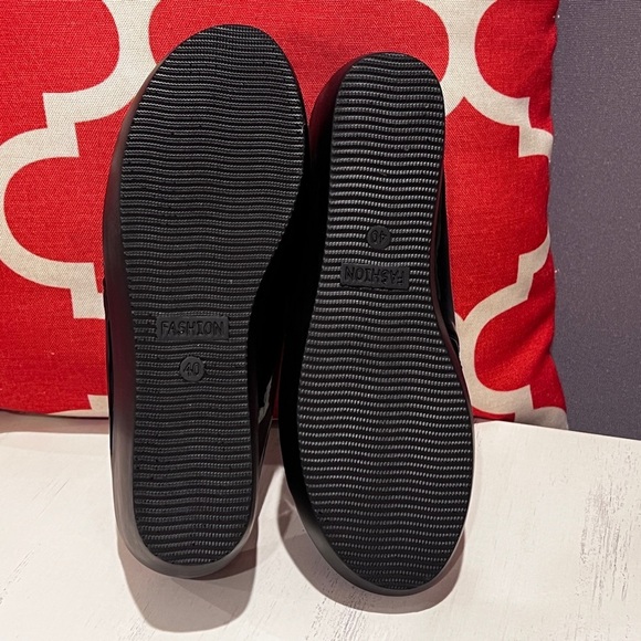 NWOT - Black Patent Leather Mule Sandals with Black Rhinestone Accents - Picture 7 of 8